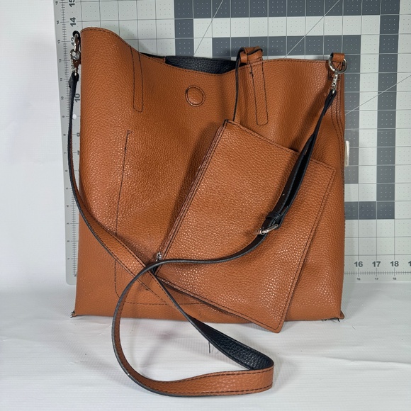 Reversible Black and Brown Tote Bag - Picture 3 of 4